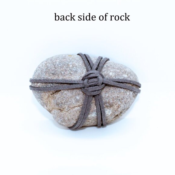 "Infinity " Zen stone. Meditation rock. Hand wrapped river rock zen decor - Picture 4 of 6